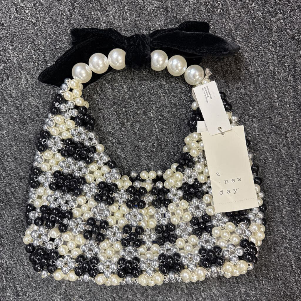 PEARL BEADED PURSE