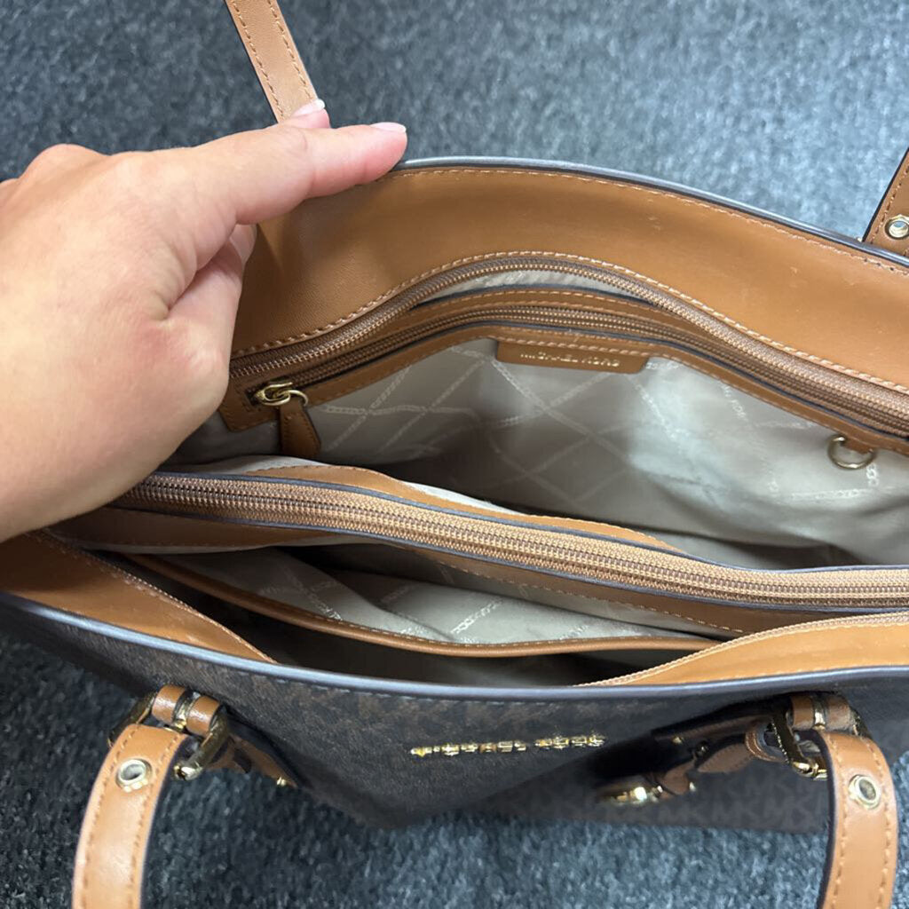 MK PURSE