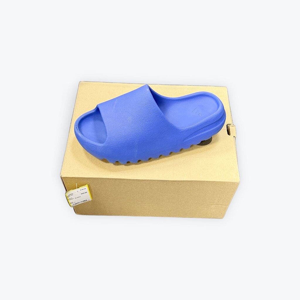 YEEZY SLIDES