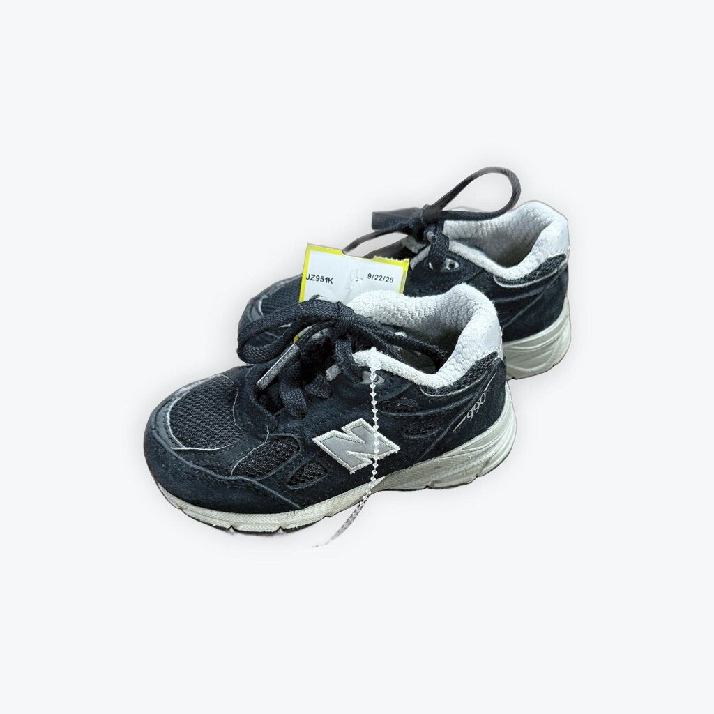 nb tennis shoes