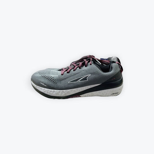 Altra tennis shoes