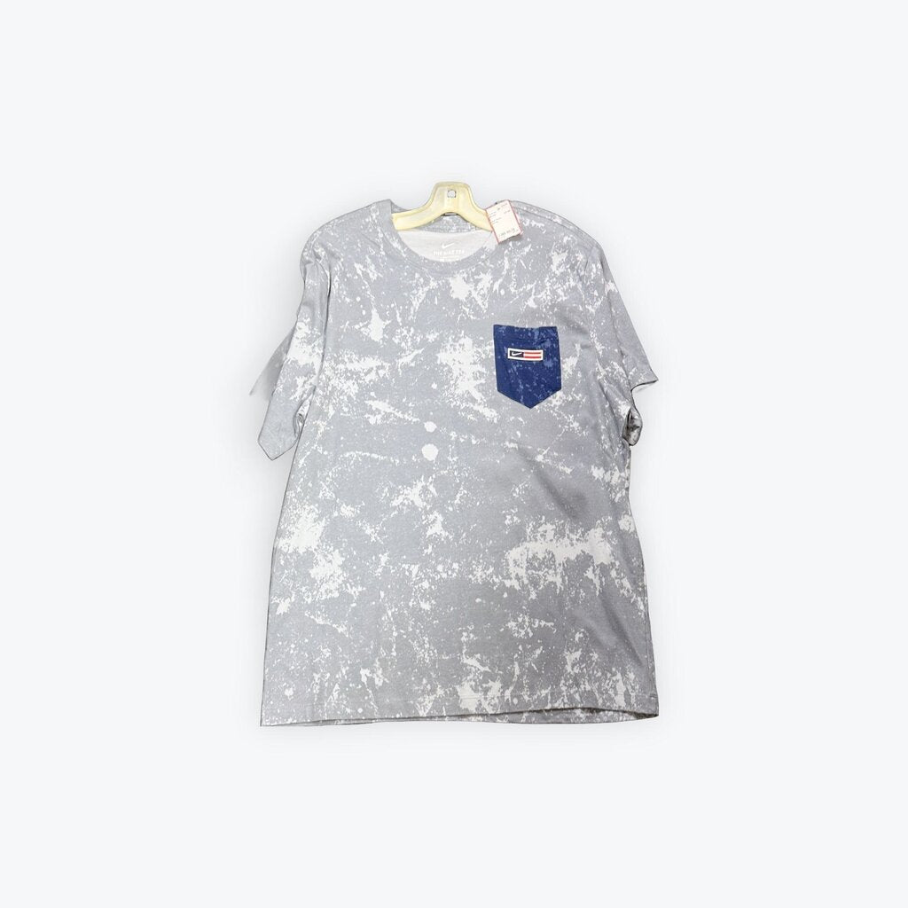 nike tee size xl