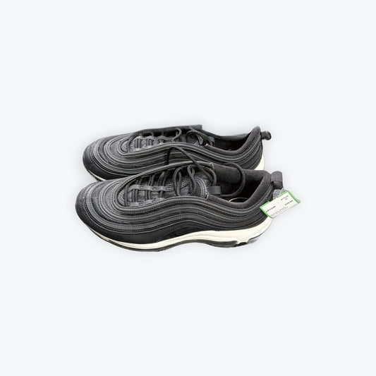 nike tennis shoes
