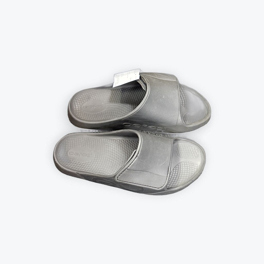 oofos flip flop