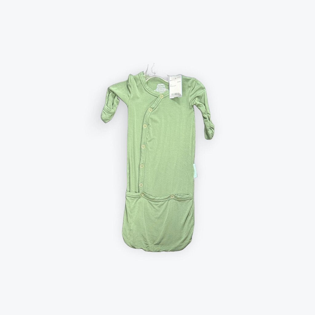 Sleeper gown