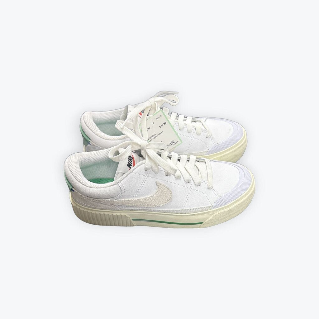 nike tennis shoes