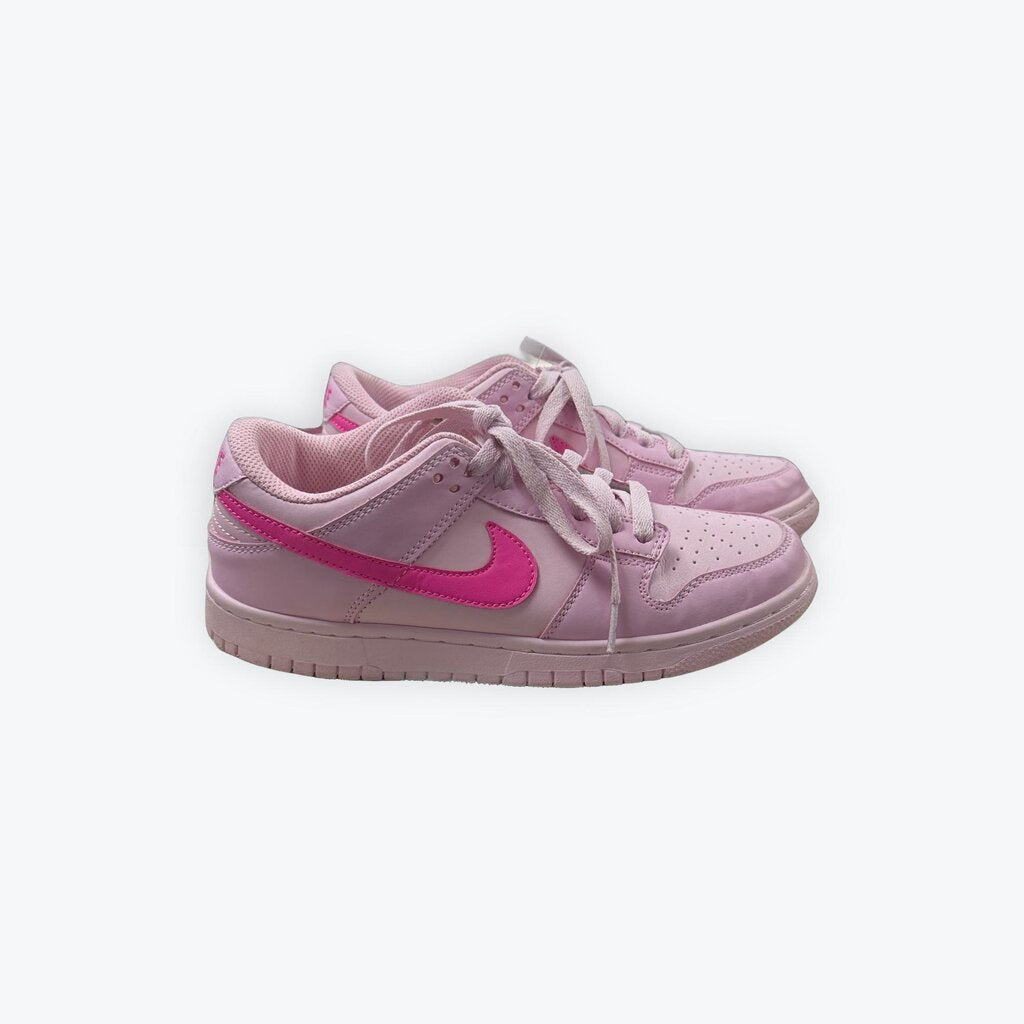 nike tennis shoes