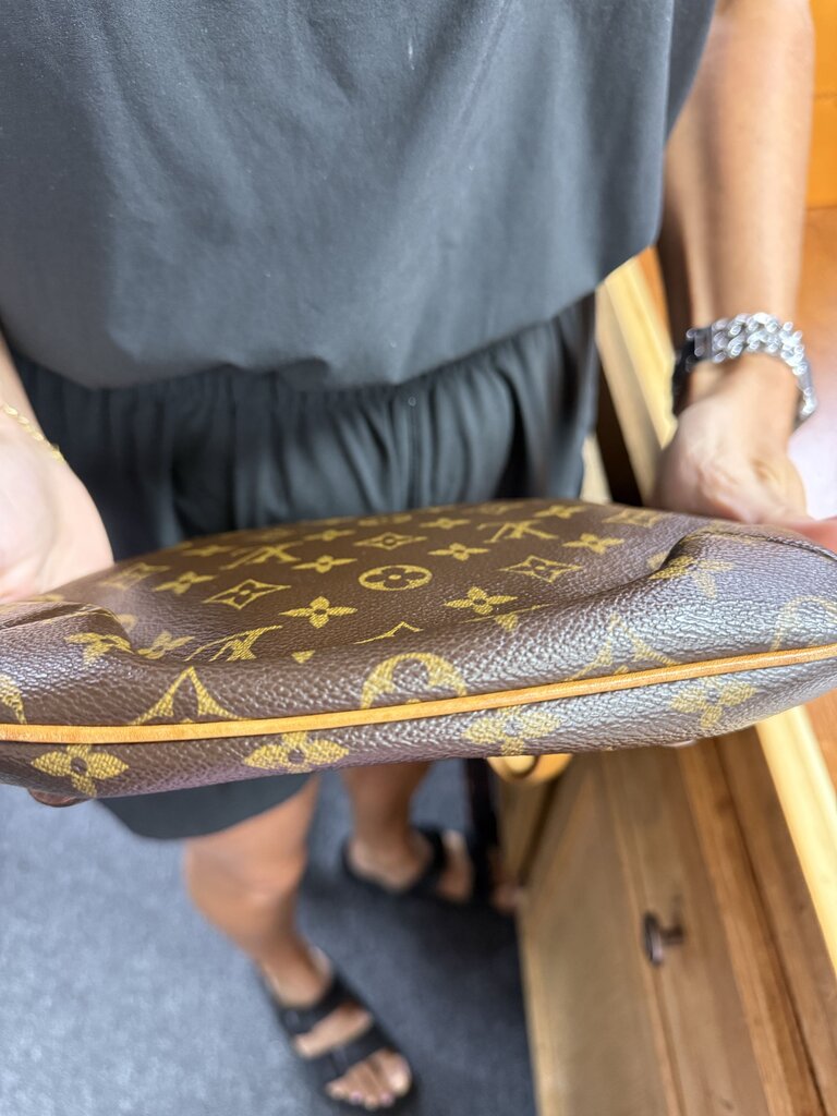 Authentic Louis Vuitton Crossbody
