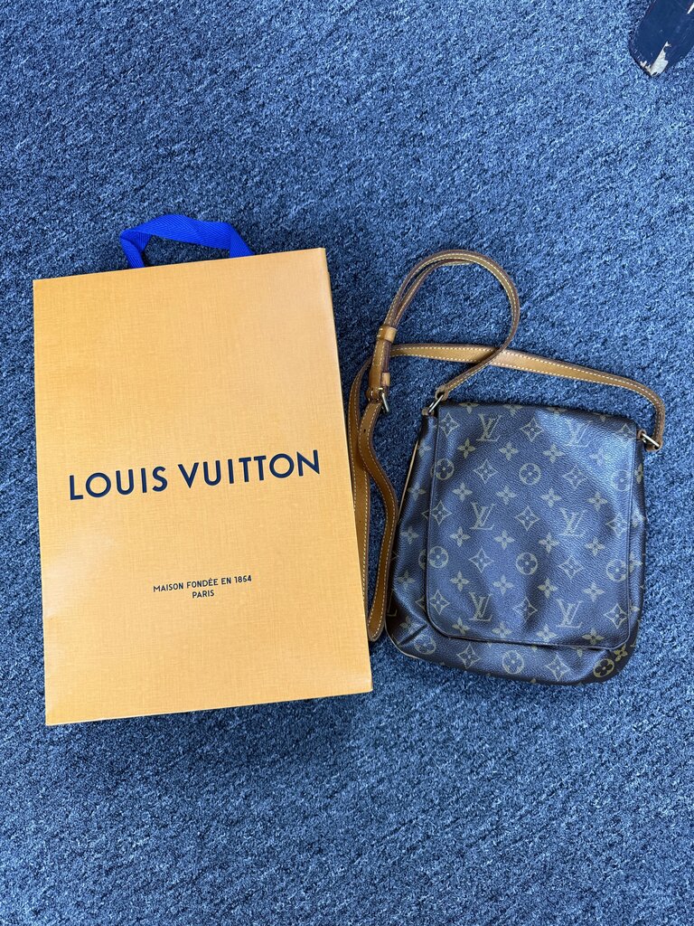 Authentic Louis Vuitton Crossbody