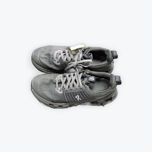 on cloud tennis shoes