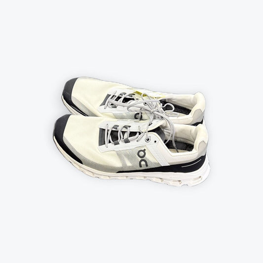 on cloud tennis shoes