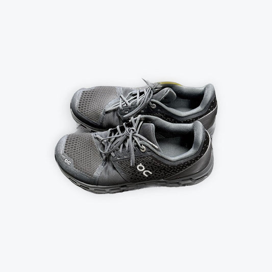 on cloud tennis shoes