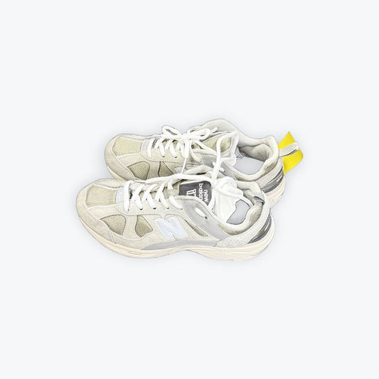NEW BALANCE TENNIS SHOES