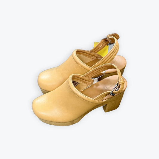 universal thred clogs