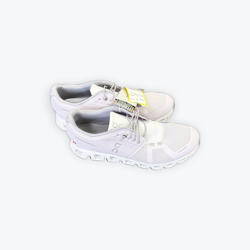 On vloud tennis shoes