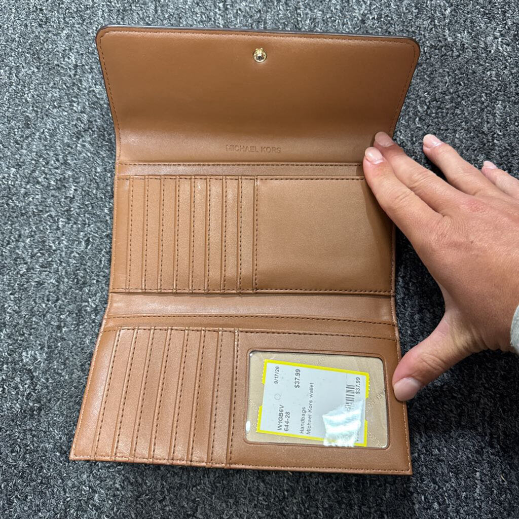MIchael Kors wallet