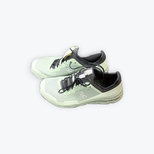 on cloud tennis shoes